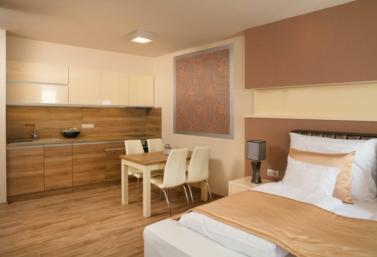 Foter Rezidencia 2 Aparthotel Győr Eksteriør bilde